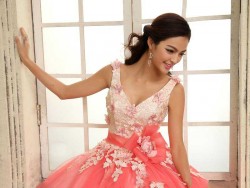 2017 New V-Neck Applique Sweet 15 Ball Gown Coral Satin Tulle Prom Dress Gown Vestidos De 15 Anos