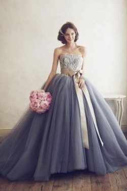 Elegant Sleeveless Lace Appliques Tulle Strapless With Bowknot Ball Gown Prom Dress P801