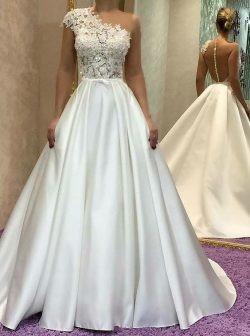schlichtes Brautkleid A Linie | Hochzeitskleider Mit Spitze Online