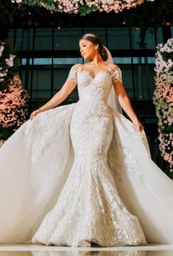Luxus Brautkleider mit Spitze | Hochzeitskleider A Linie Online