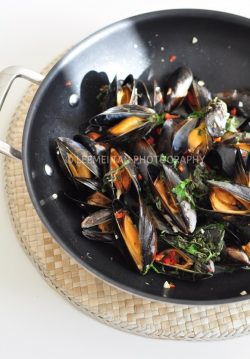 Thai-Style Mussels