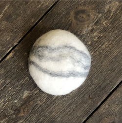 NATURAL WOOL FELTED SOAP PEBBLE