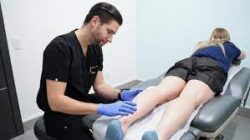 Look for vein clinics with perfect ratings and reviews