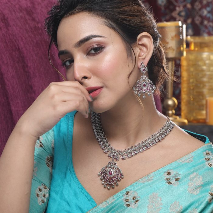 Buy the latest Indian artificial jewellery from Tarinika