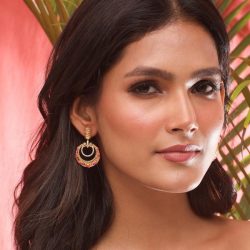Get lovely pairs of Indian earrings online