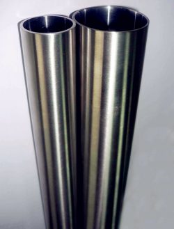 Stainless Steel 304 / 304L Pipes & Tubes