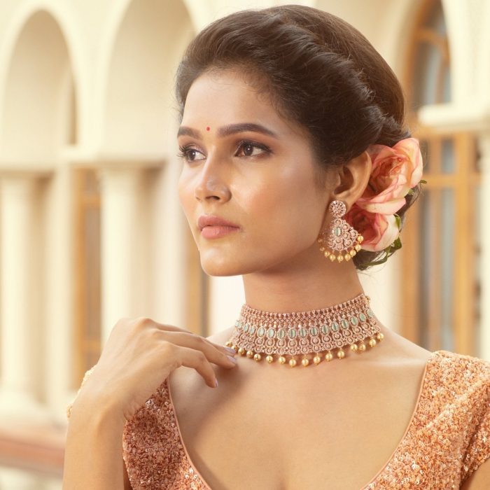 Purchase a modern-day glamorous collection of Indian jewellery
