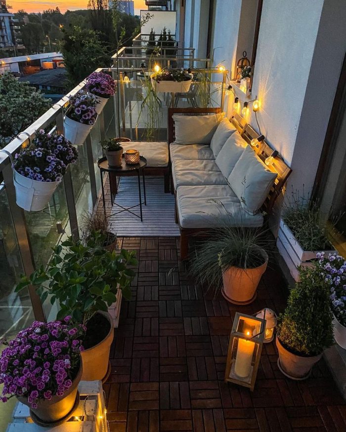 A complete cozy balcony