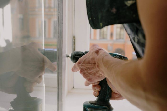 How To Know Whether You Need a Window Repair or Replacement