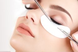 How to become a good eyelash technician?