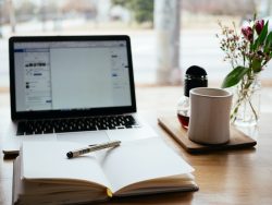 HOW TO BECOME A FREELANCE WRITER AND GET PAID