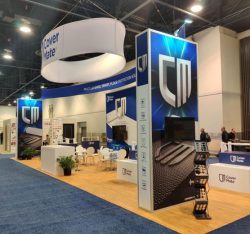 What are the tips to draw customers to your trade show booth?