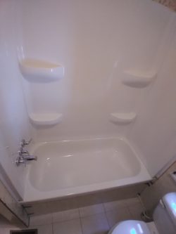 Bathtub Reglazing Services In Rhode Island