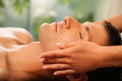 The Massage therapist Montreal service Massage Fang serve