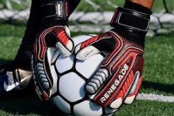 Things to Consider When Choosing the Right Goalie Gloves