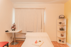 Want to book a combination massage in Montreal?