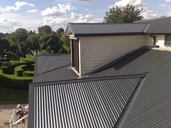 Metal roofs Service in Opa Locka