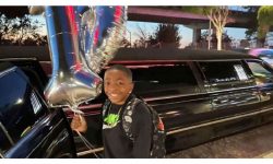 Aunty celebrated her 10- year- old nephew’s birthday in a limousine.