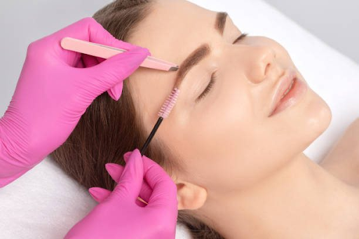 What Are The Benefits Of An Online Eyebrow Lamination Course? – Alisa Marie Brows & Spa