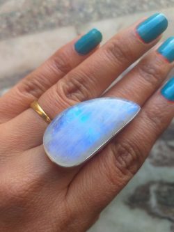Moonstone Attracts The Gem Traders