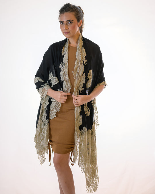 Explore Queenmark to Shop Luxurious Style of Warm Cashmere Shawl