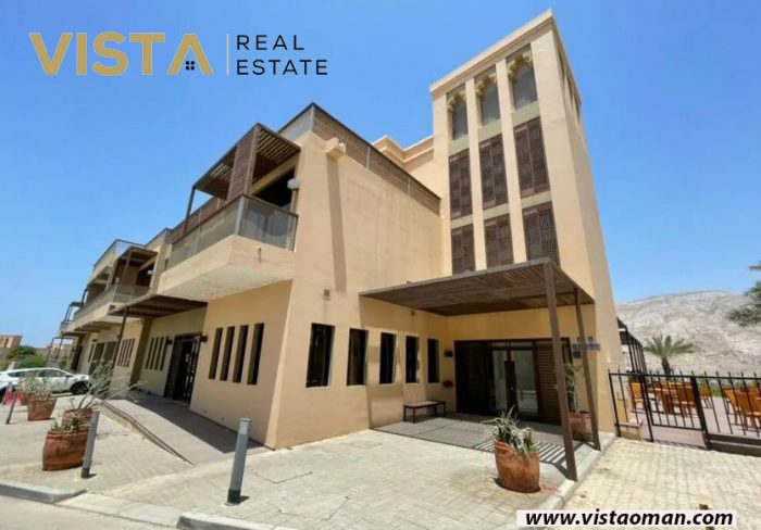5 BR Magnificent Beachfront Villa in Al Mouj – Vista Real Estate