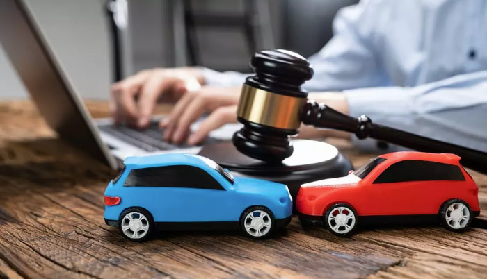 How Do I Settle a Car Accident Claim With a Lawyer?