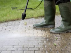 Concrete & sidewalk pressure washing services
