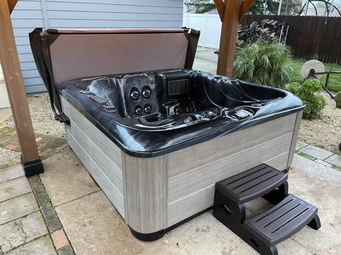 New Hot Tubs for Sale in Lebanon
