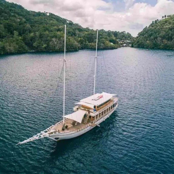 Luxury Phinisi Private Charter
