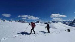 Book snowshoeing tour online