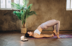 Pregnancy yoga classes online – HealinSutras