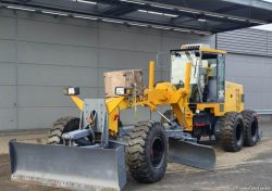 Xcmg gr215 grader comes with 6CTA8.3-C215 motor (with 218 horse power)