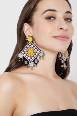 Stylish western wear earrings for fusion wedding looks 2023