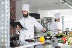 How can a restaurant ordering system software be customized to fit the needs of different restau ...