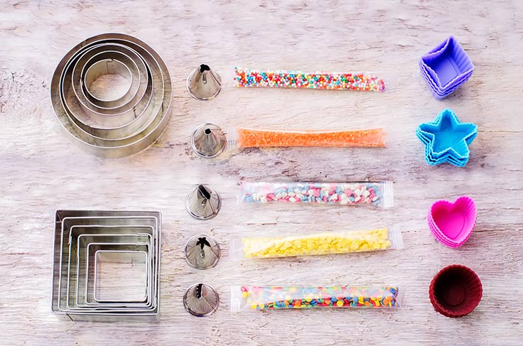 Top 10 Items For Your Beginner Cake Decorating Kit!