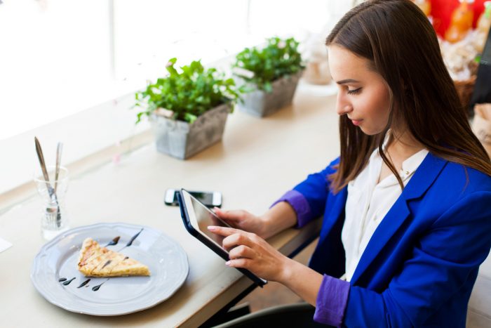How can food delivery software improve customer experience?