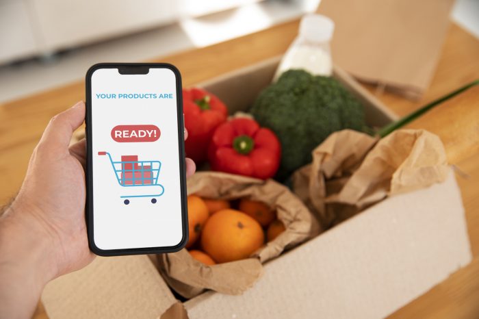 How does online grocery delivery software ensure the safety and quality of delivered products?
