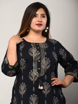 Buy a Traditional Kurti Set Online at the Best Price