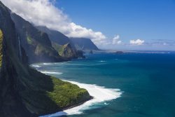 Hawaii’s Majestic Mountains: A Paradise of Volcanic Peaks and Tranquil Serenity