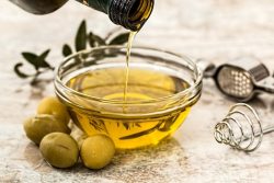 Is Oil Vegan? Know The Healthiest Vegan Friendly Cooking Oil Options