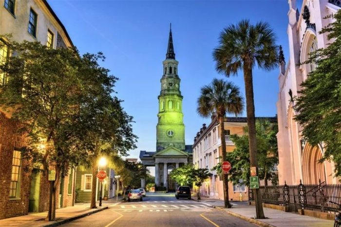 Unveil the Haunting Secrets of Charleston on a Ghost Tour