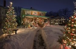 How to Create Stunning Permanent Holiday Lighting Displays?