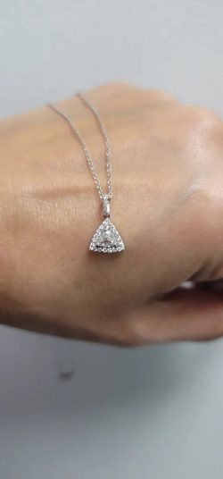 Dazzle in Elegance with Exquisite Trillion Diamond Necklace