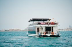 Xclusive Yachts X 8 e – Yacht Rental Dubai