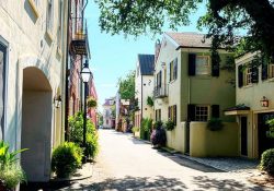 Immerse Yourself in History: Walking Tours in Charleston, SC