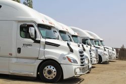 Efficient Trailer Transport Services in Bakersfield with Roadies Inc.
