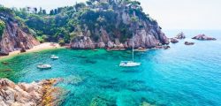 Plan A Relaxing Beach Vacation On The Mediterranean Coast