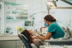 Why Choosing The Right Cosmetic Dentist In Phoenix Is Crucial For Your Smile