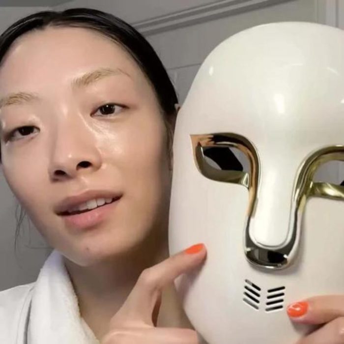 Hidden Gem of Timeless Beauty: Pro LED phototherapy face mask